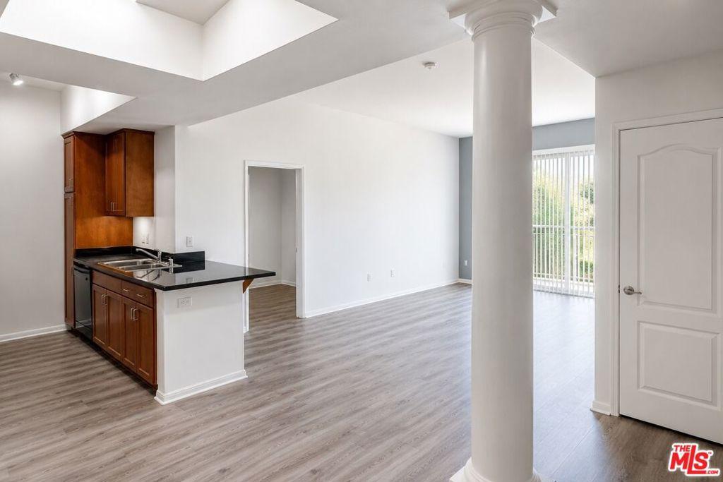 4060 Glencoe AV #312 Marina del Rey CA 90292 | MLS #26919663 41 MLS #26919663 image #0