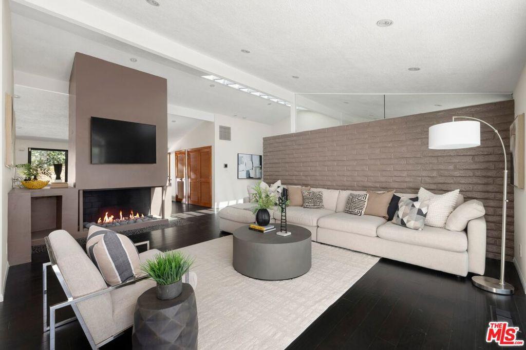 2100 Roscomare RD Los Angeles CA 90077 | MLS #26941691 45 MLS #26941691 image #0