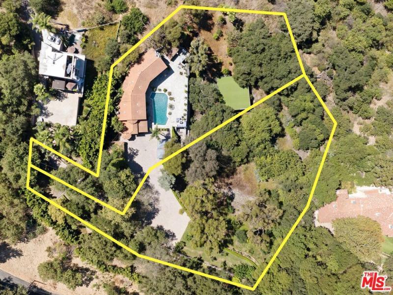 13355 Mulholland DR Beverly Hills CA 90210 | MLS #26955307 45 MLS #26955307 image #0