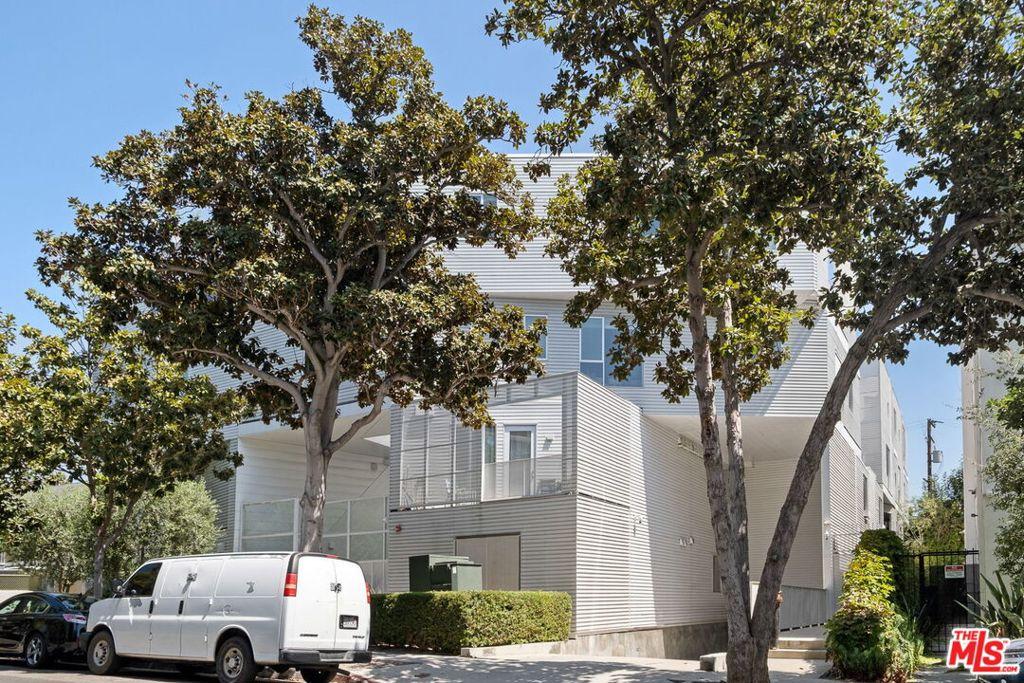 1030 N Kings RD #201 West Hollywood CA 90069 | MLS #26958495 45 MLS #26958495 image #0