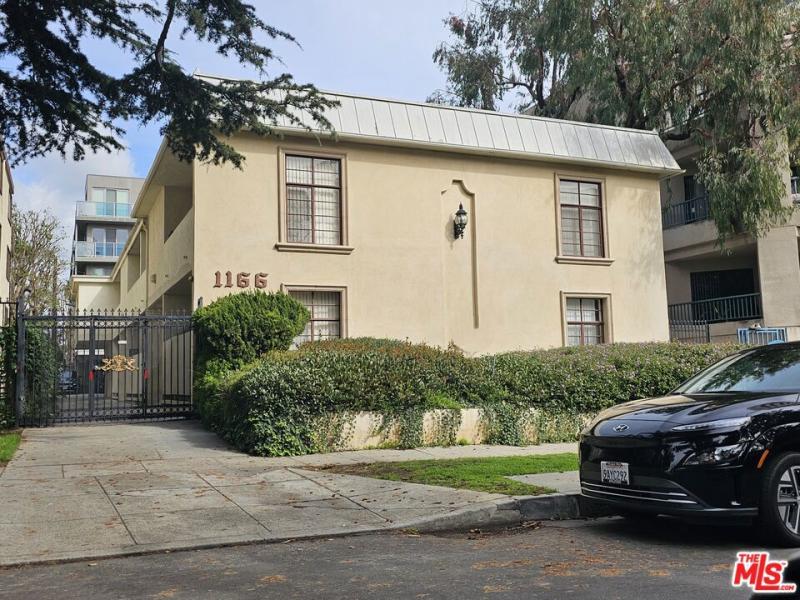 1166 Amherst AV #5 Los Angeles CA 90049 | MLS #26958653 45 MLS #26958653 image #0