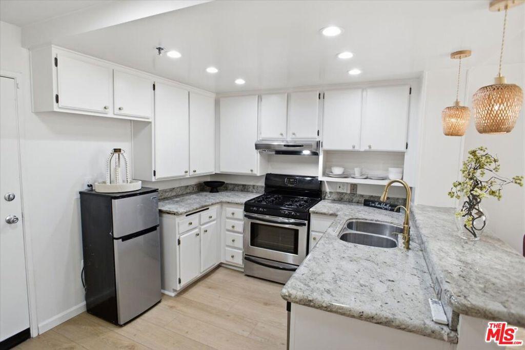 5143 Bakman AV #203 Los Angeles CA 91601 | MLS #26977431 45 MLS #26977431 image #0