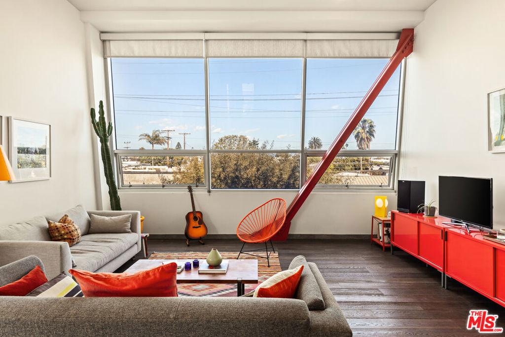 615 Hampton DR #B301 Venice CA 90291 | MLS #26984611 45 MLS #26984611 image #0