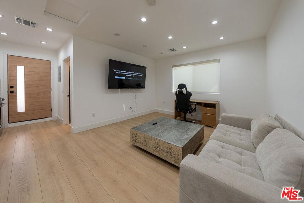 MLS #26985627 image #0