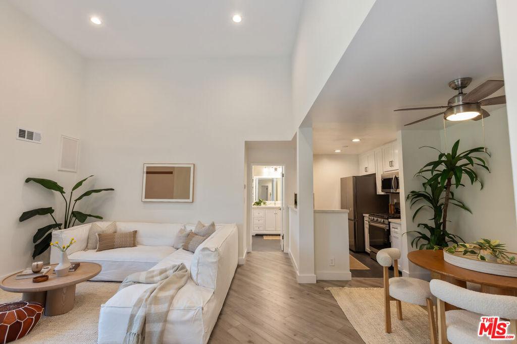 11701 Texas AV #308 Los Angeles CA 90025 | MLS #26985991 45 MLS #26985991 image #0