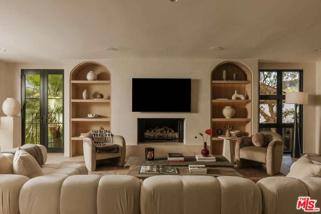 MLS #26987947 image #0