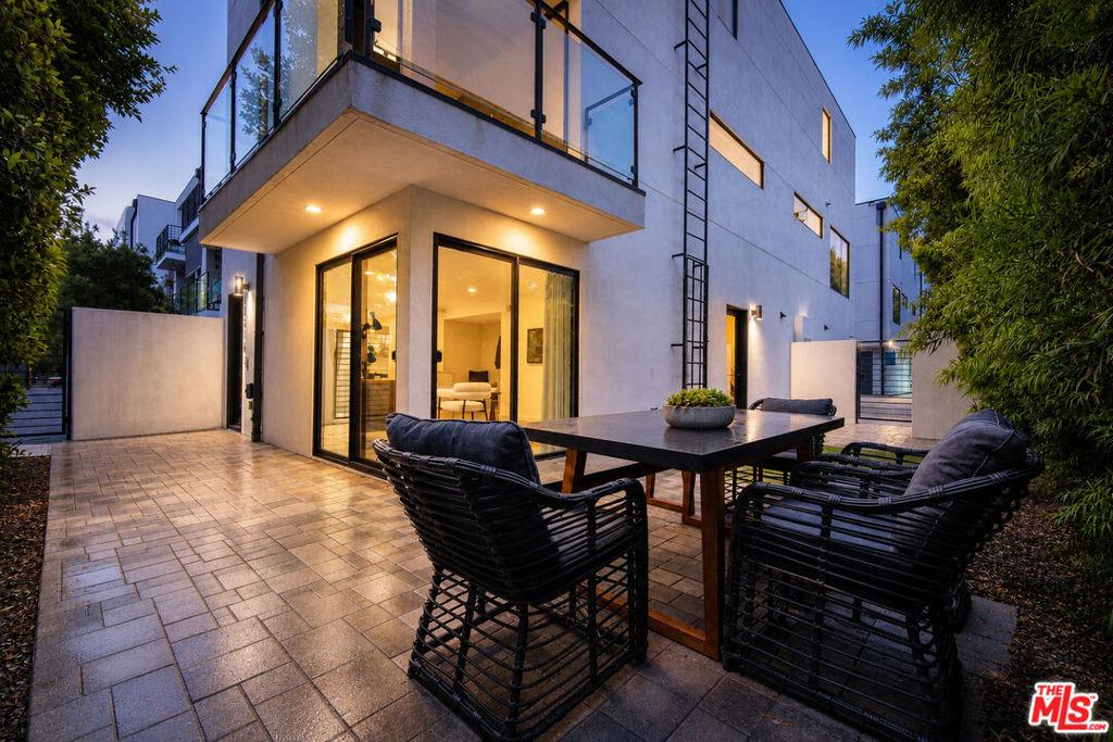11614 Colfax Meadow LN Studio City CA 91604 | MLS #26989305 71 MLS #26989305 image #0