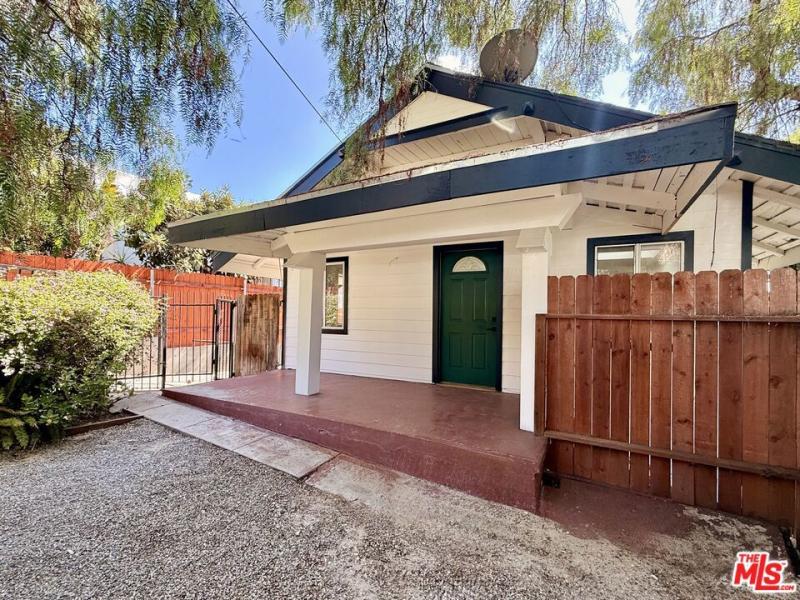 1704 Grafton ST #1706 Los Angeles CA 90026 | MLS #26990081 45 MLS #26990081 image #0