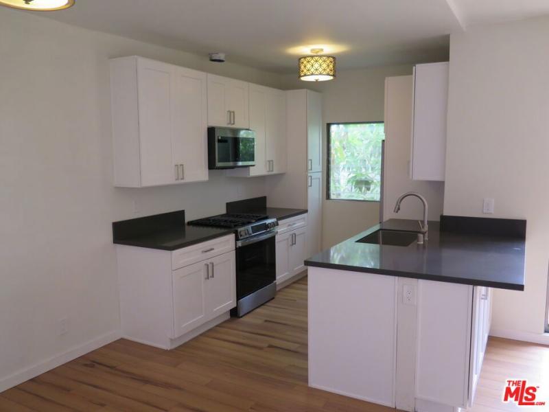 1022 N Croft AV #5 Los Angeles CA 90069 | MLS #26862715 87 MLS #26862715 image #0