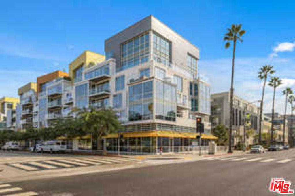 1705 Ocean AV #314 Santa Monica CA 90401 | MLS #26992367 45 MLS #26992367 image #0
