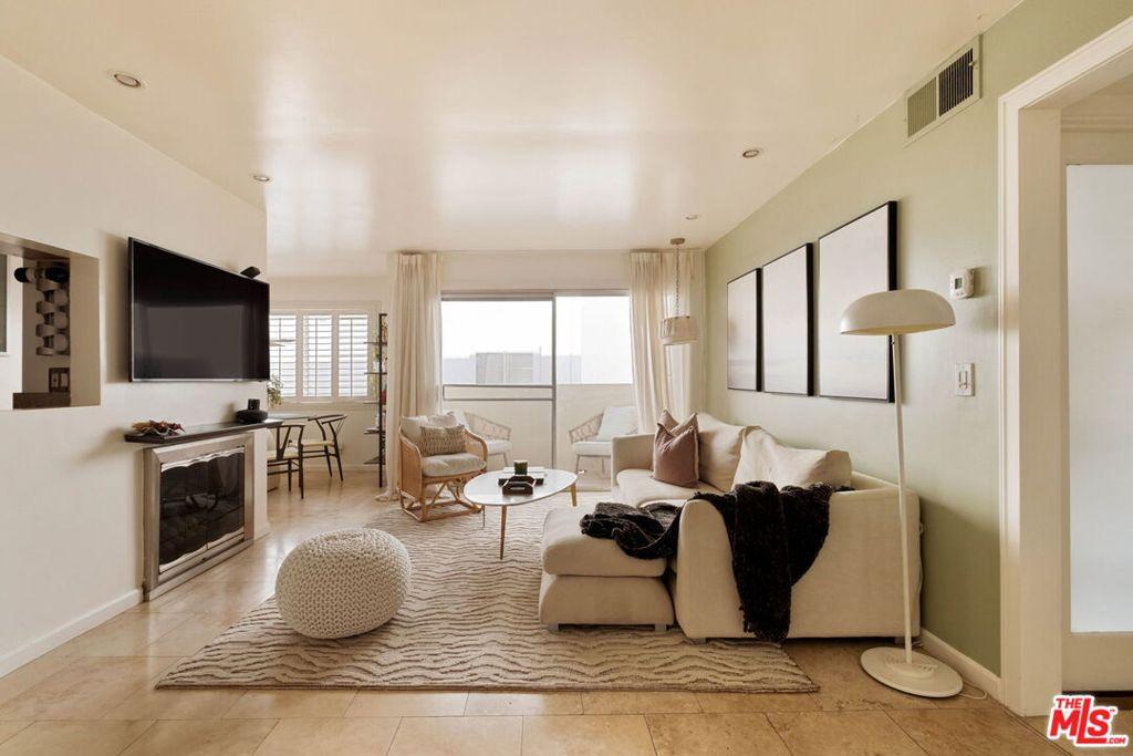 1021 N Crescent Heights BL #207 Los Angeles CA 90046 | MLS #26992473 45 MLS #26992473 image #0