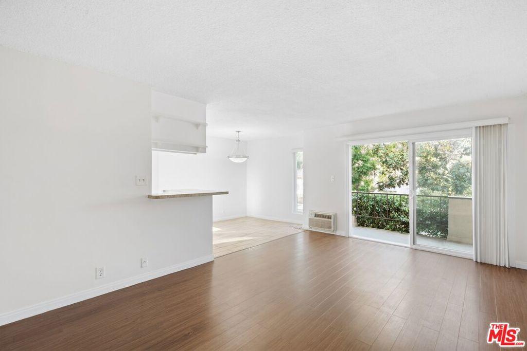 739 N Croft AV #207 Los Angeles CA 90069 | MLS #26992667 45 MLS #26992667 image #0