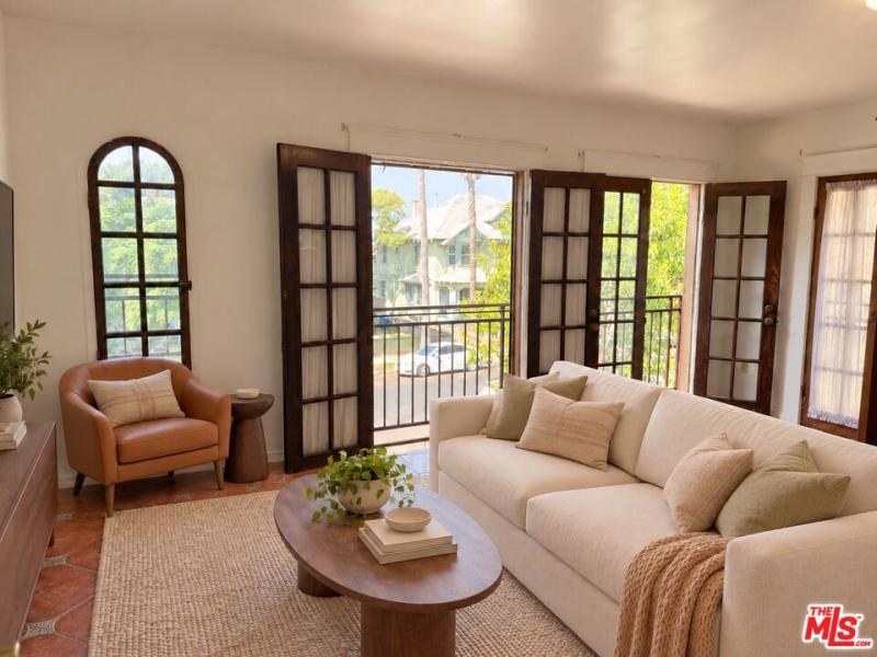 2646 Kenwood Ave #4 Los Angeles CA 90007 | MLS #26993559 45 MLS #26993559 image #0