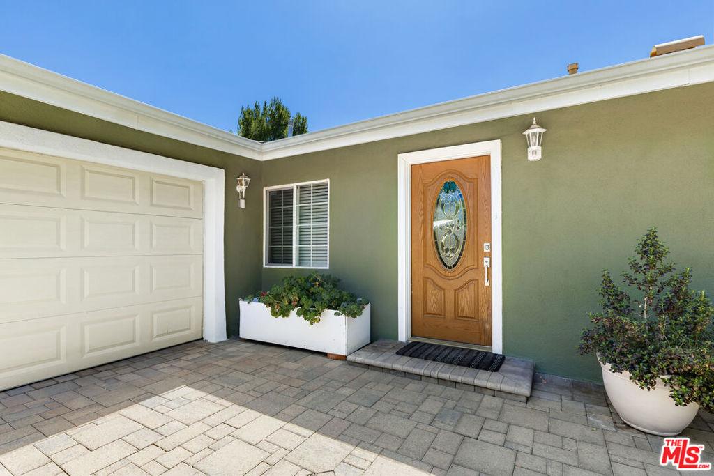 MLS #26875431 image #0