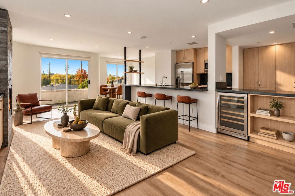10951 National BL #303 Los Angeles CA 90064 | MLS #26993697 45 MLS #26993697 image #0