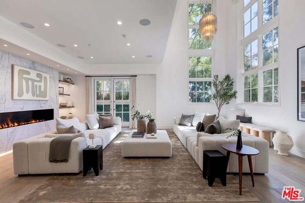 11500 San Vicente BL #221 Los Angeles CA 90049 | MLS #26994815 45 MLS #26994815 image #0