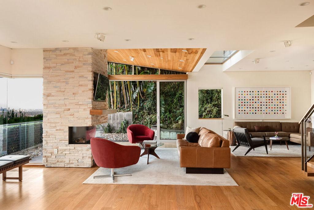 1625 N Crescent Heights BL Los Angeles CA 90069 | MLS #26994995 45 MLS #26994995 image #0