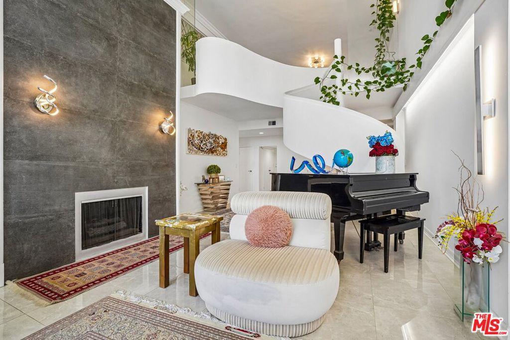 325 N Oakhurst DR #PH2 Beverly Hills CA 90210 | MLS #26854863 87 MLS #26854863 image #0