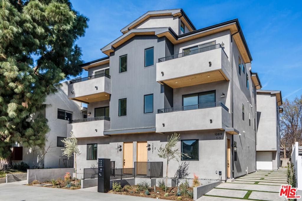 10819 Morrison ST #3 North Hollywood CA 91601 | MLS #26997119 45 MLS #26997119 image #0