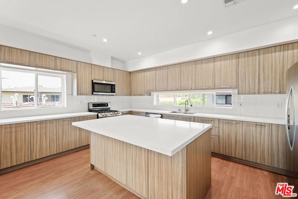 MLS #26997303 image #0
