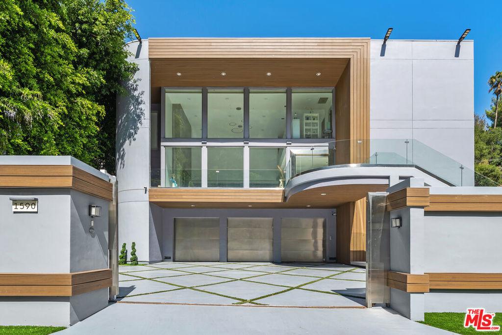 1590 BENEDICT CANYON DR Beverly Hills CA 90210 | MLS #26998235 45 MLS #26998235 image #0