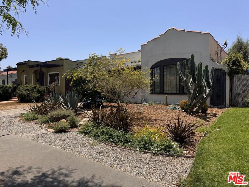 2905 Somerset DR Los Angeles CA 90016 | MLS #26999471 45 MLS #26999471 image #0