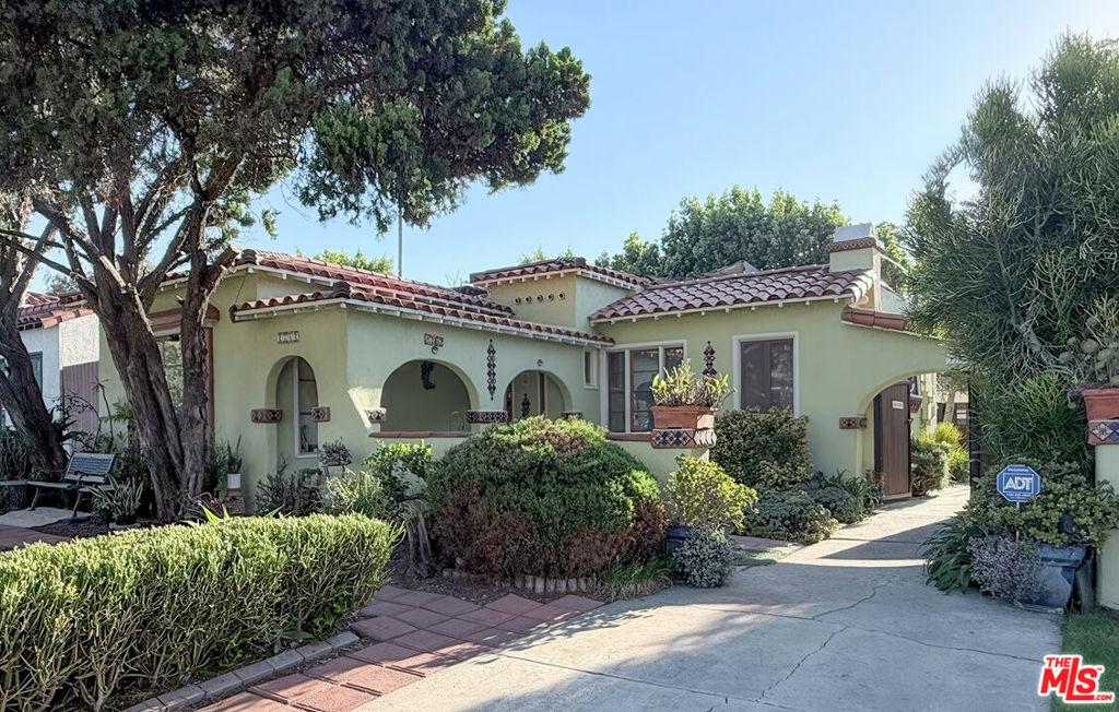 1762 S Crescent Heights BL Los Angeles CA 90035 | MLS #26999569 41 MLS #26999569 image #0