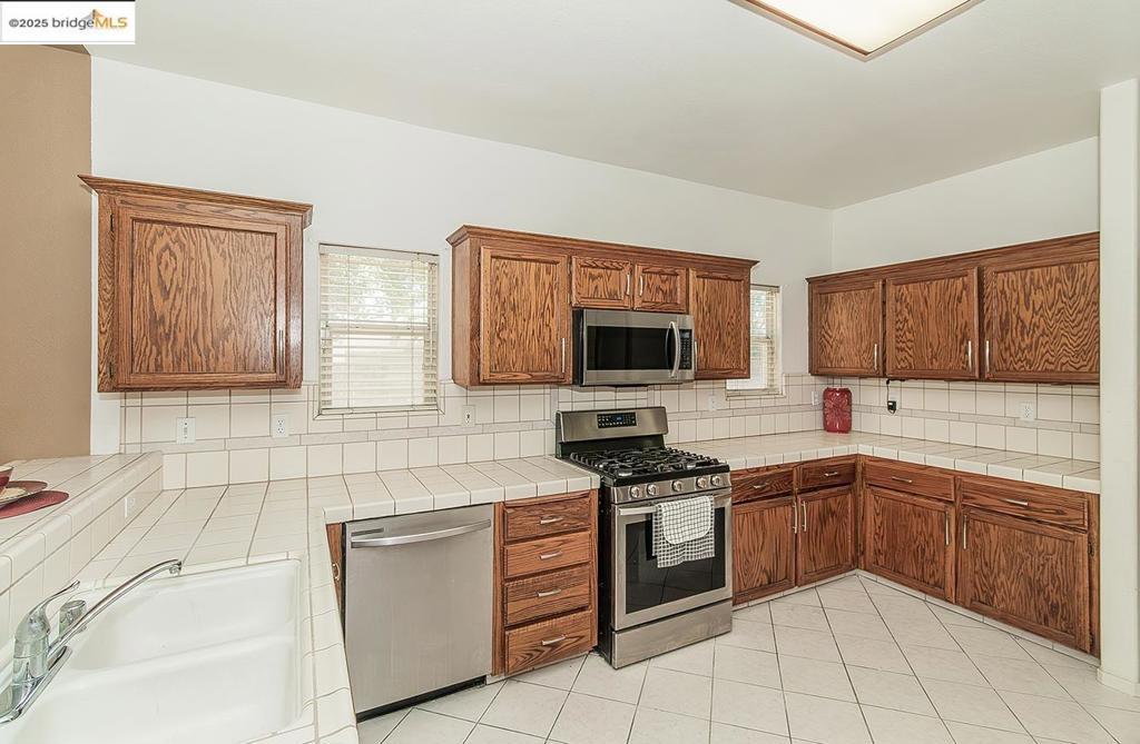 MLS #41102825 image #0