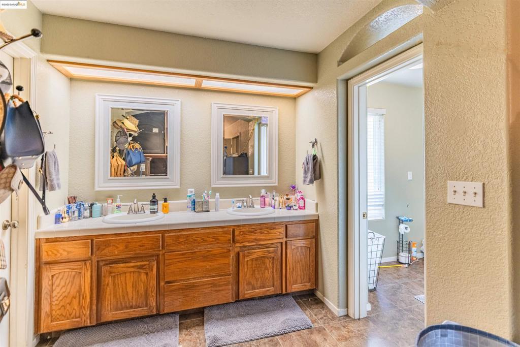MLS #41103355 image #0