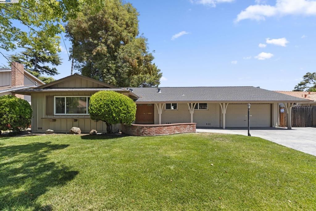 MLS #41104107 image #0