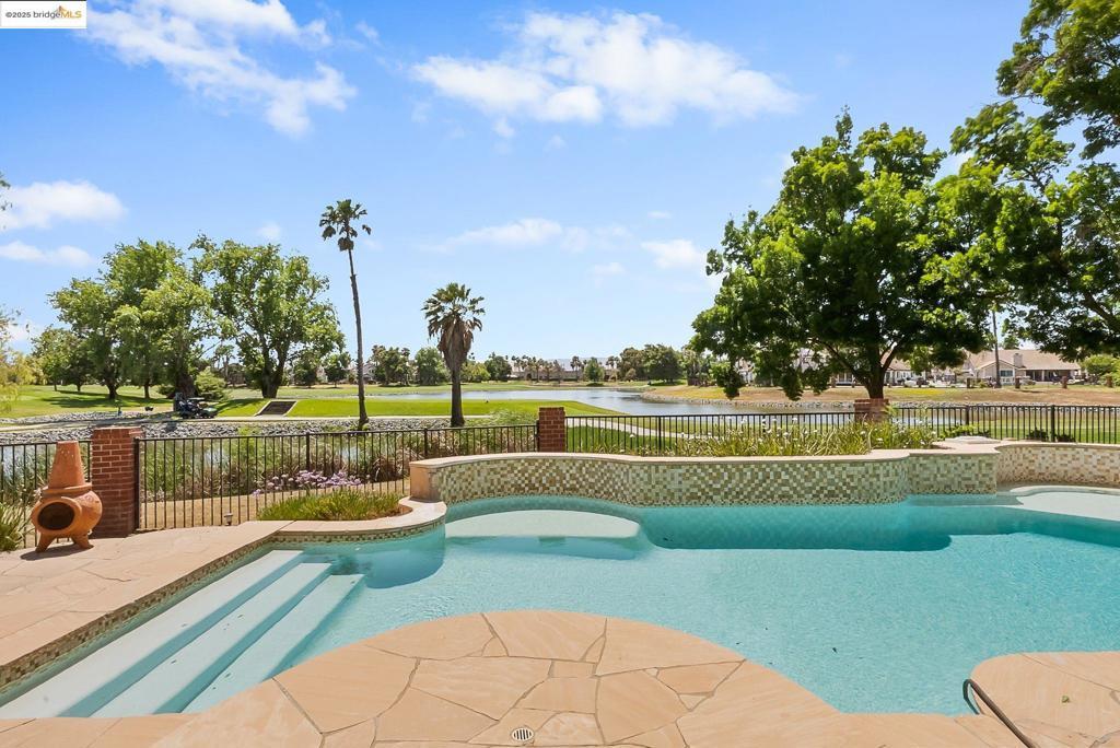 MLS #41105506 image #0