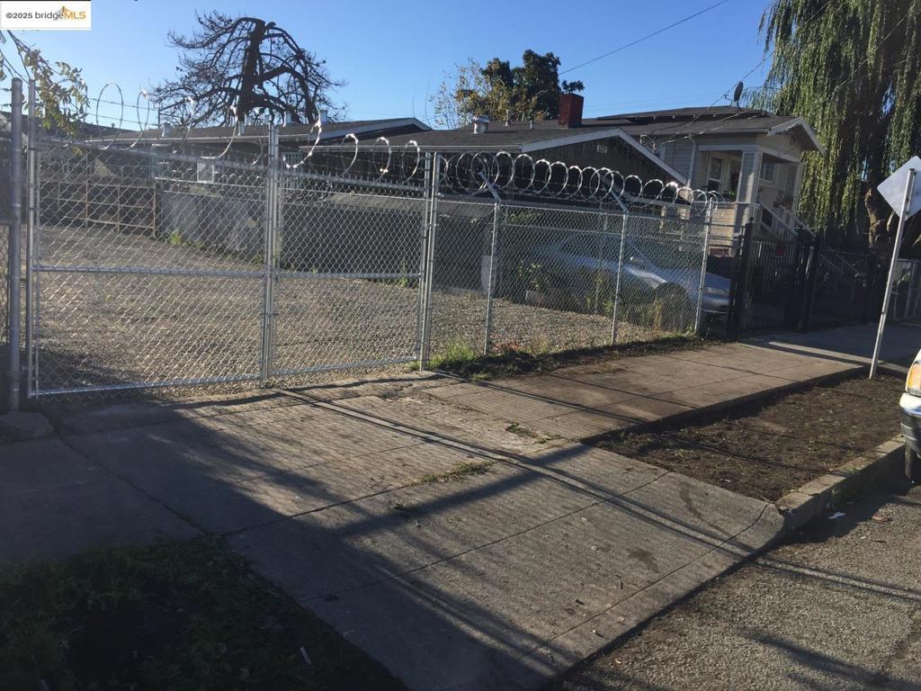 1316 83Rd Ave Oakland CA 94621 | MLS #41105557 17 MLS #41105557 image #0