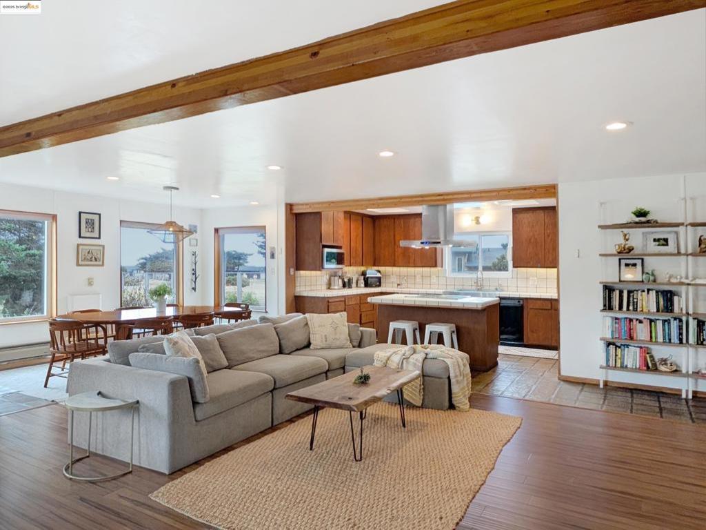 MLS #41109362 image #0