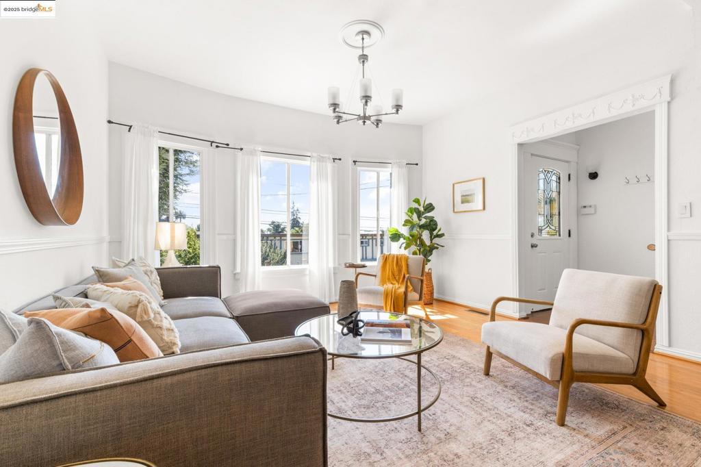 MLS #41110572 image #0