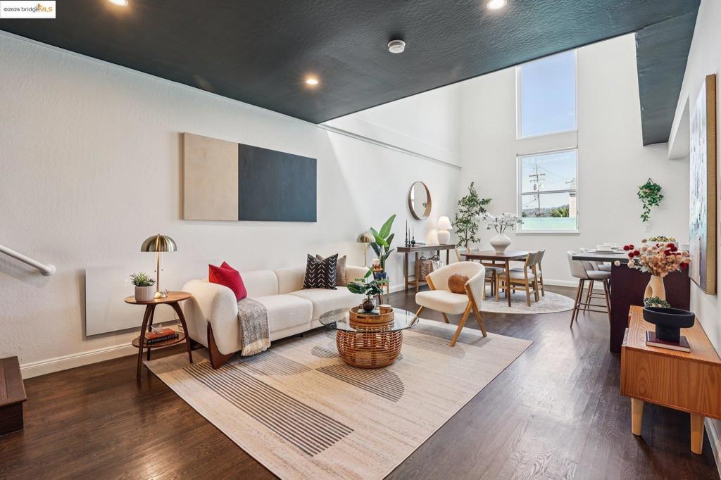 MLS #41112002 image #0