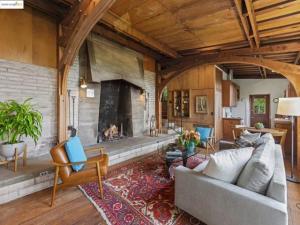 MLS #41113419 image #0