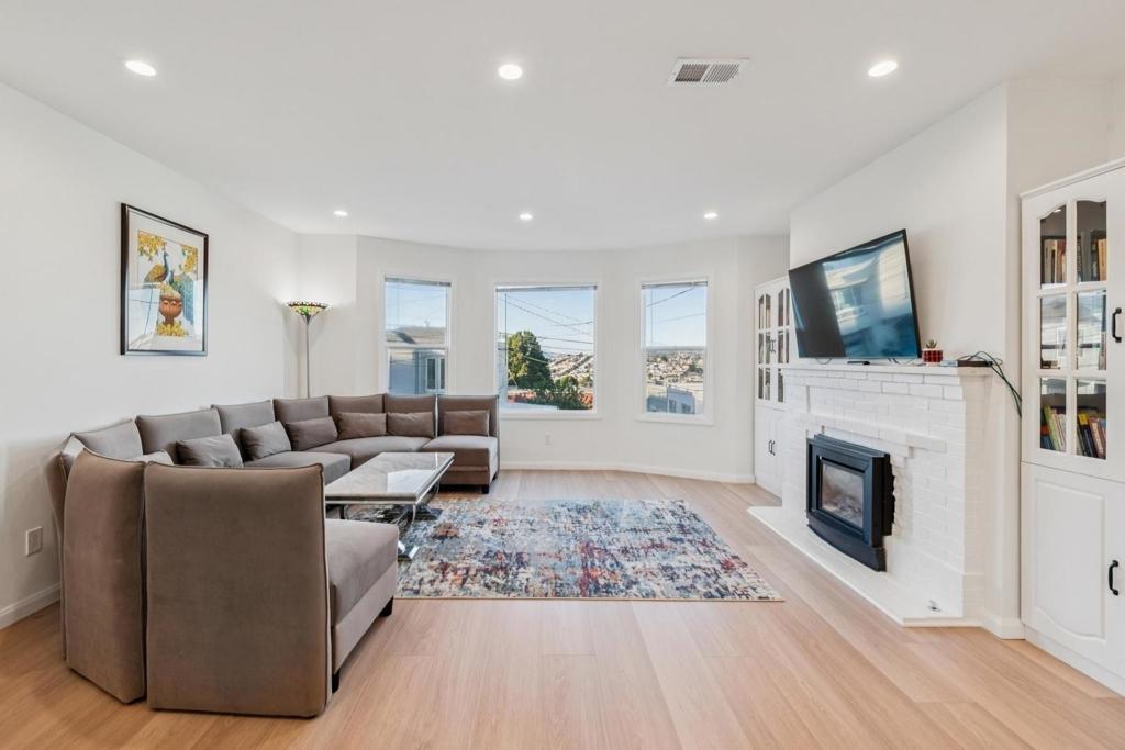 MLS #41120803 image #0