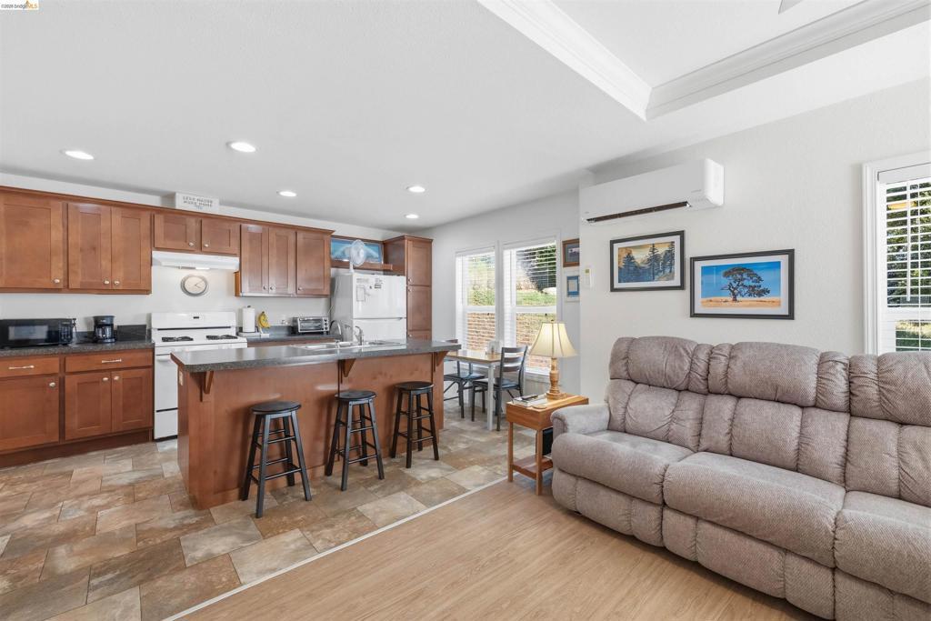 MLS #41128123 image #0