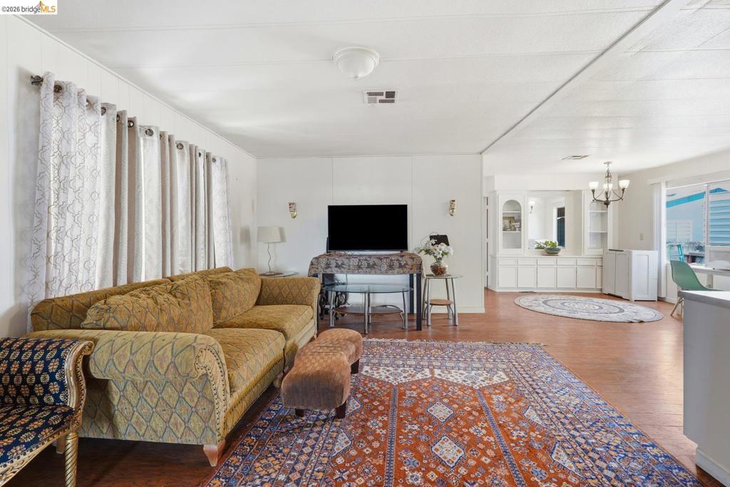 MLS #41135575 image #0