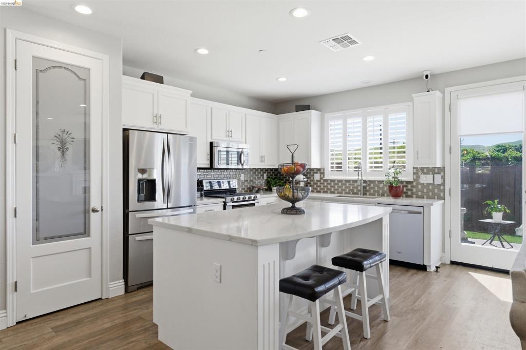 MLS #41139024 image #0