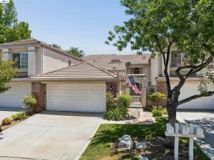 24448 Hampton Dr #B Santa Clarita CA 91355 | MLS #41139341 45 MLS #41139341 image #0