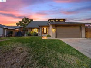 9852 Vista Grande Way Elk Grove CA 95624 | MLS #41150540 41 MLS #41150540 image #0