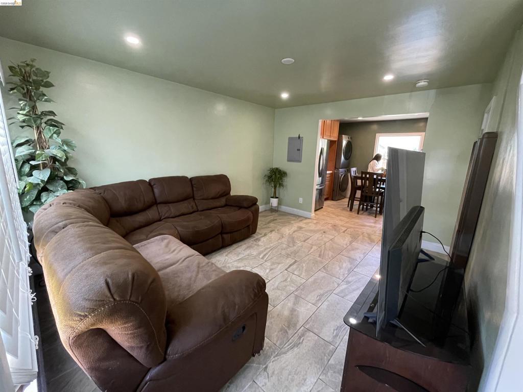 MLS #41150901 image #0