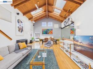 2932 Filbert St #2 Oakland CA 94608 | MLS #41151451 45 MLS #41151451 image #0
