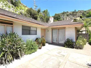 2463 Las Positas Road Glendale