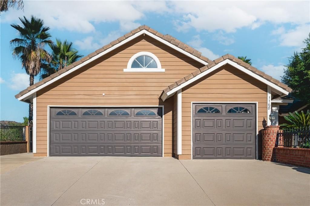 MLS #AR25254187 image #0