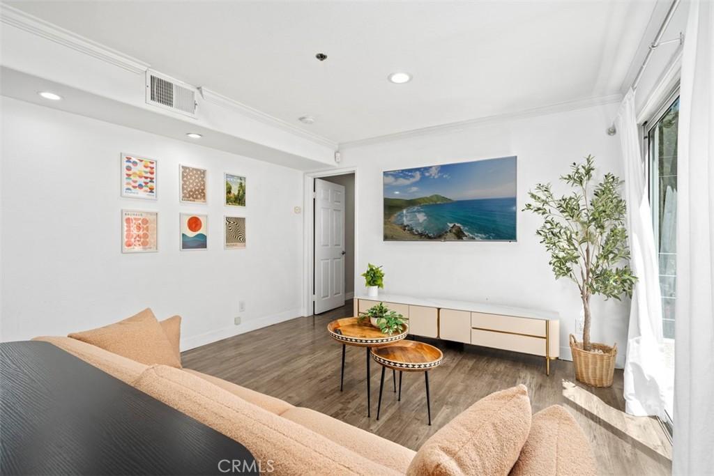 116 S Croft #102 Los Angeles CA 90048 | MLS #AR26084860 45 MLS #AR26084860 image #0