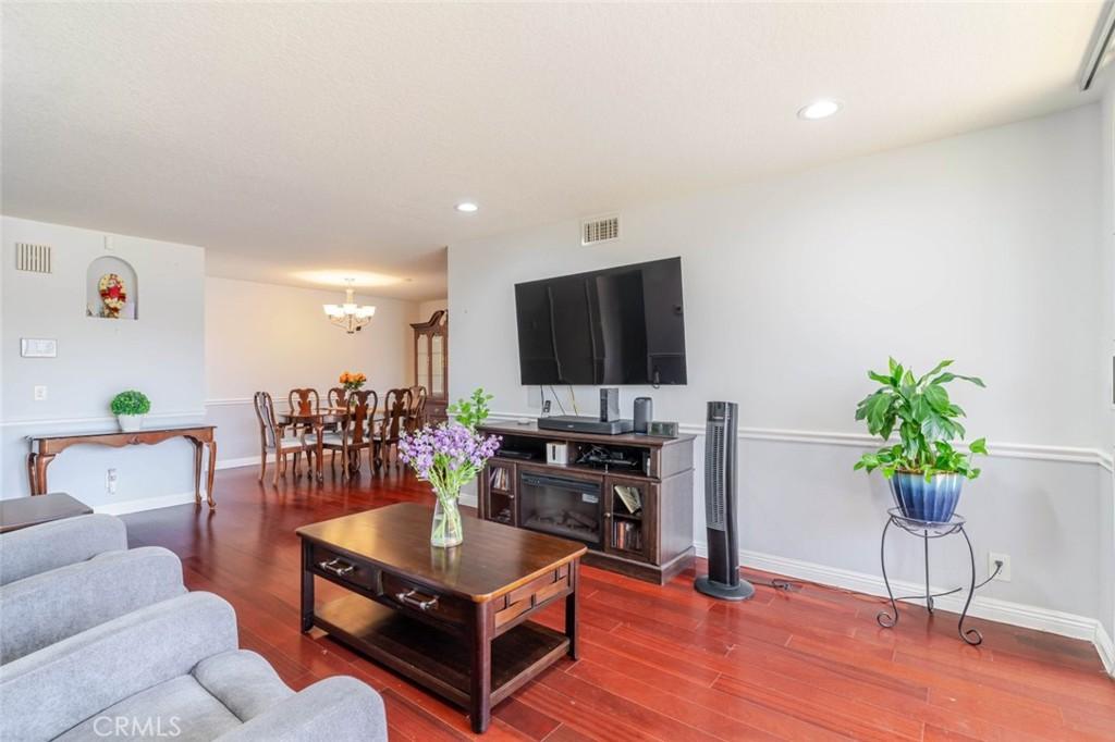 750 S Spaulding AV #129 Los Angeles CA 90036 | MLS #AR26087121 45 MLS #AR26087121 image #0
