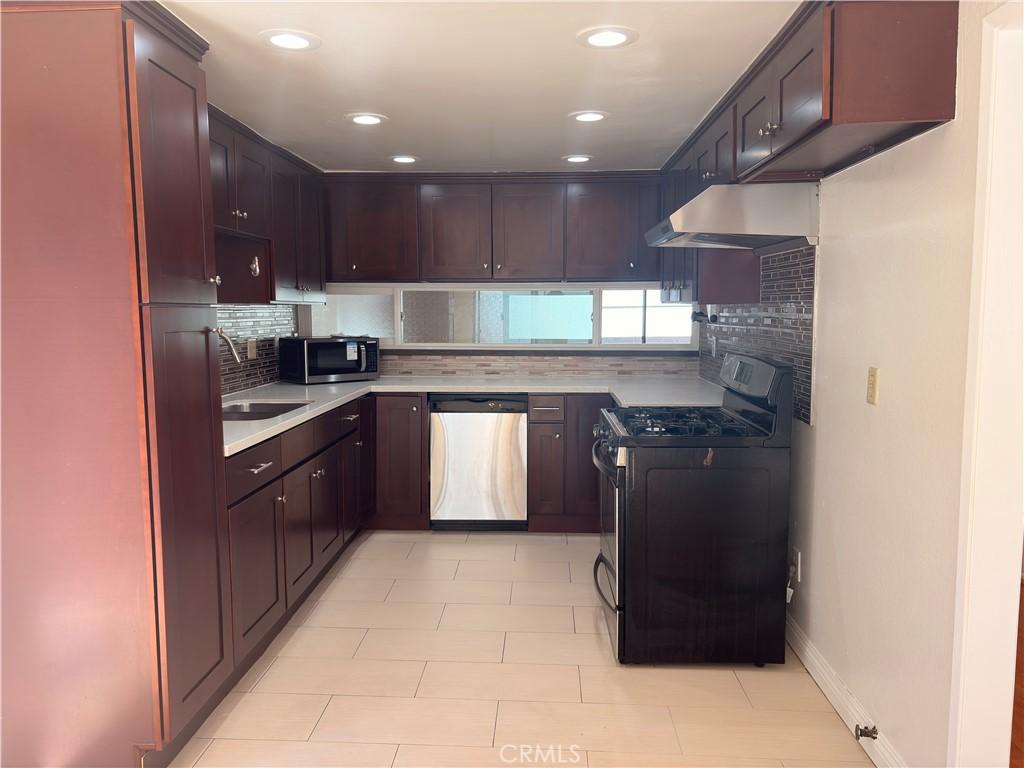 2519 Kansas #110 Santa Monica CA 90404 | MLS #AR26163107 45 MLS #AR26163107 image #0