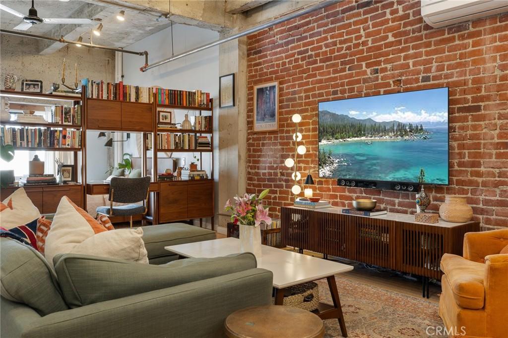 MLS #BB25043565 image #0